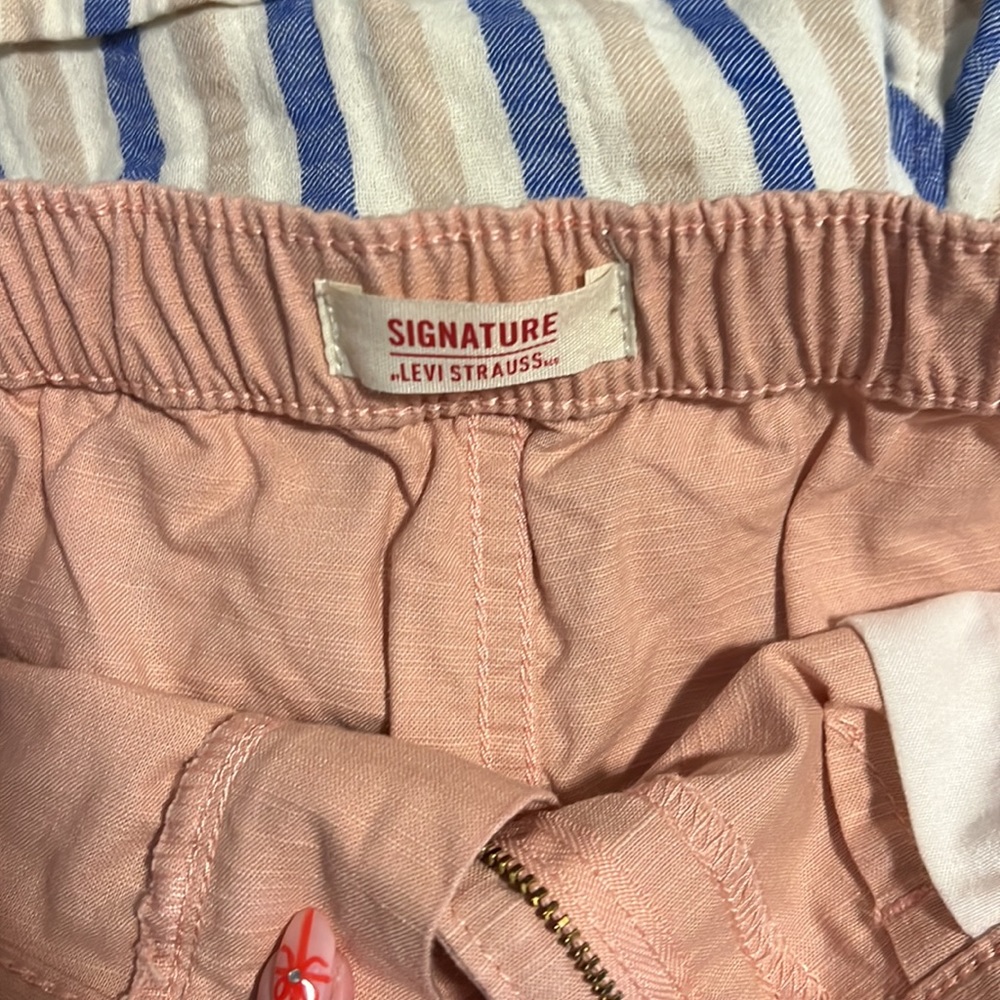 Shorts - Picture 2 of 3